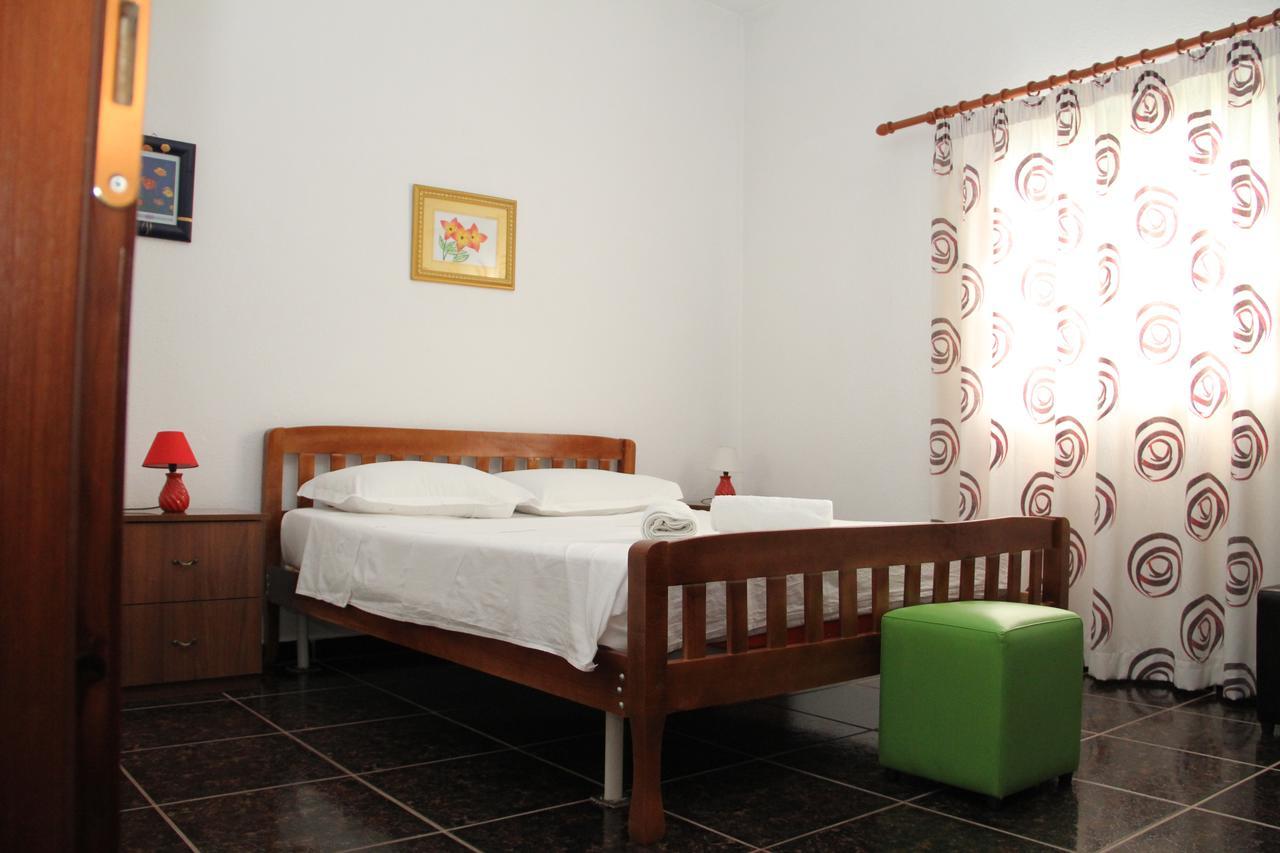Hotel Italia ติรานา ภายนอก รูปภาพ